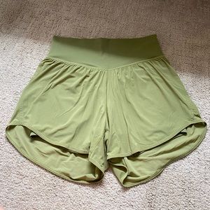 Lululemon Nulu and mesh high-rise yoga short 3.5”